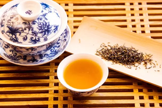 平利女娲茶官网提醒您 学会这6招辨别新茶陈茶无烦恼