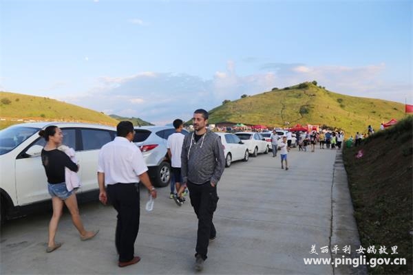 女娲故里平利县举办第三届正阳高山草甸国际旅游帐篷节